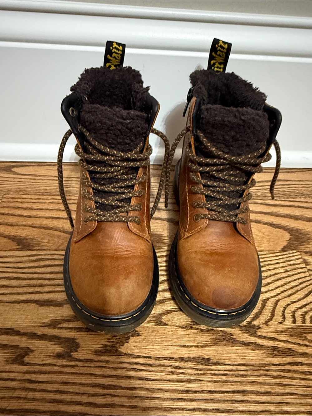 Dr. Martens Kids Tan Brown Lace-Up Boots with Dark Brown Faux Shearling